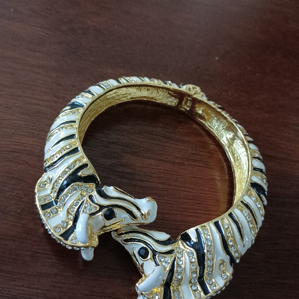 Sassy Jones Samba Giraffe Bangle